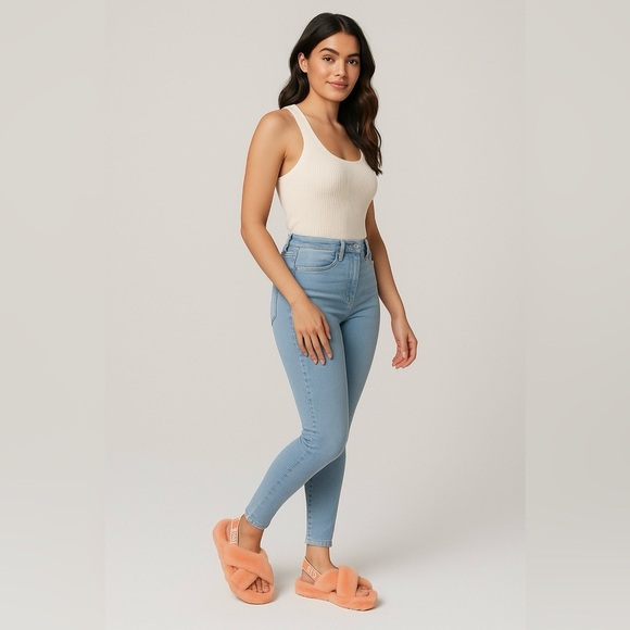 1174- UGG Fluff Yeah Slide Platform Sandals Women’s Size 8 Orange – Never Worn - Picture 1 of 12